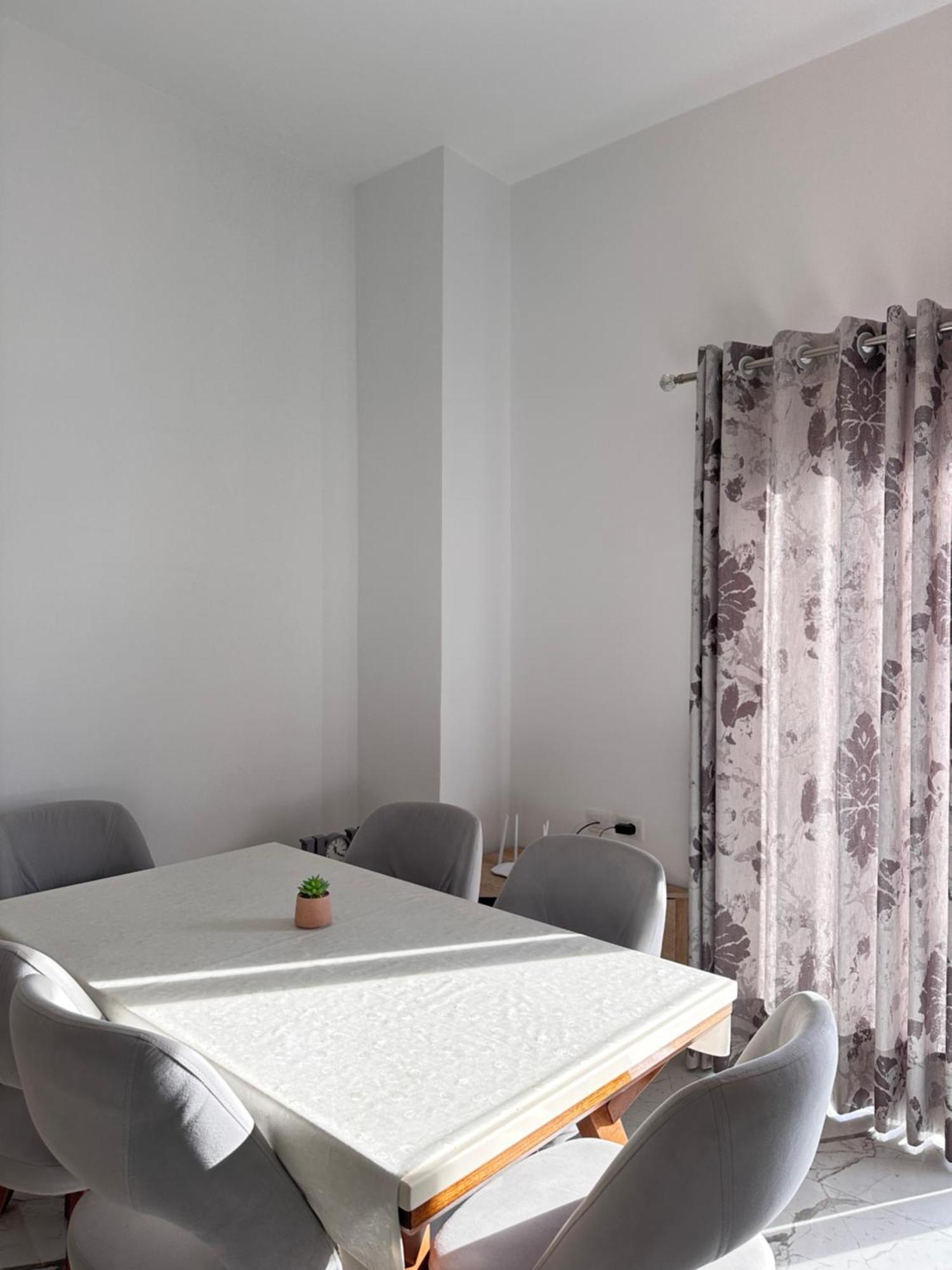 The Hill Sea View Apartment Sarandë Eksteriør bilde